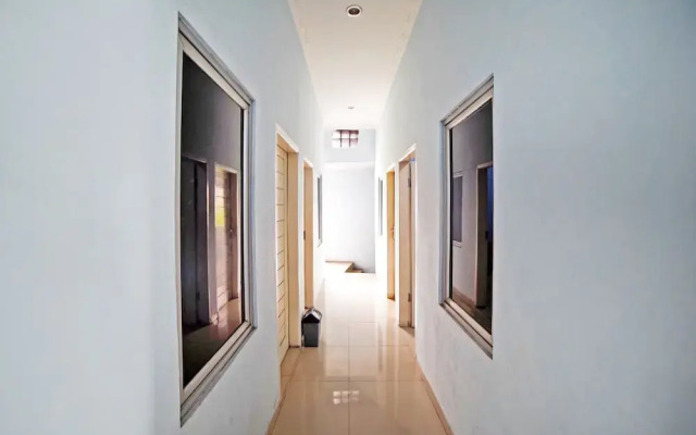 OYO 90922 Gurusinga Guesthouse