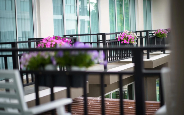 Lhc Hotel And Resort