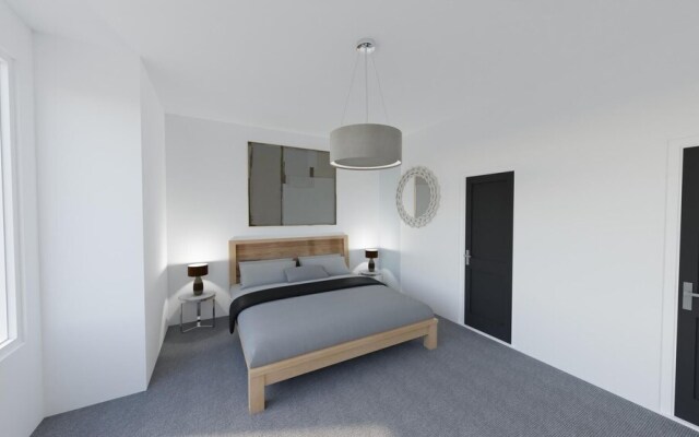 The Bear Cave-brand New W/amazing Views & Hot Tub