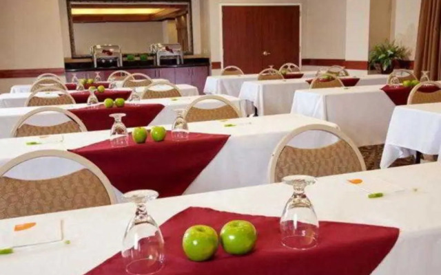 Courtyard by Marriott Woburn/Boston North