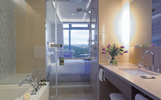Fairmont Baku - Flame Towers