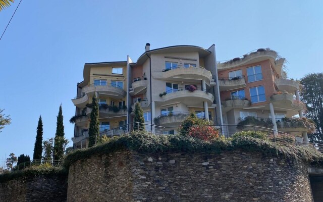 Emma Apartment With Terrace Lake View in Verbania