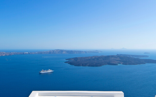 Villa Gaia, 3 bedroom villa with amazing views at Imerovigli