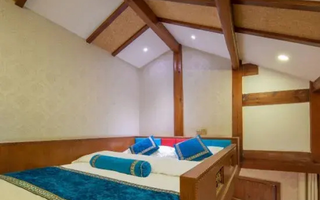 Jiuqi Fuxiang Inn (Lijiang Ancient City Dashuiche Branch)