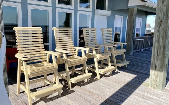 1 Driftwood 4 Bedroom Home by Redawning