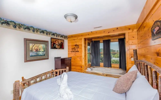 9 Bedroom Roscoe's Retreat by Hosteeva