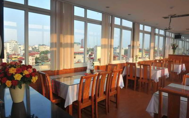 Lucky 3 Hotel & Travel