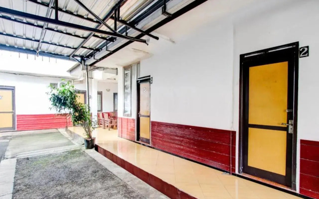 Hotel O Ump Near Rs Margono