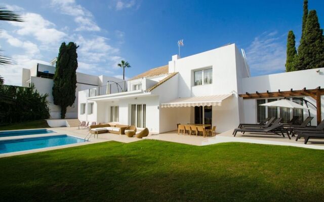 Villa Seafront XX