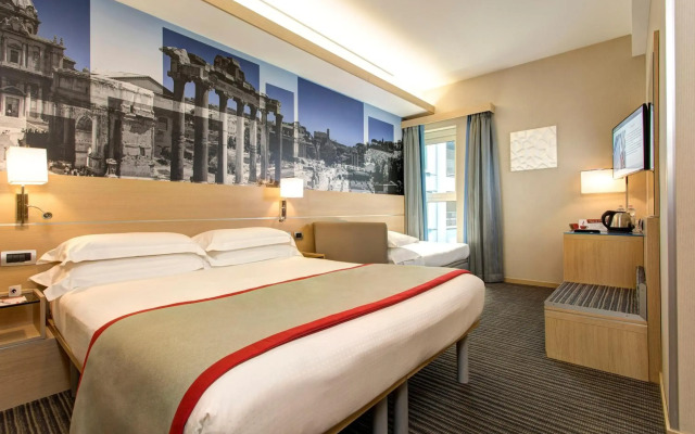 iQ Hotel Roma