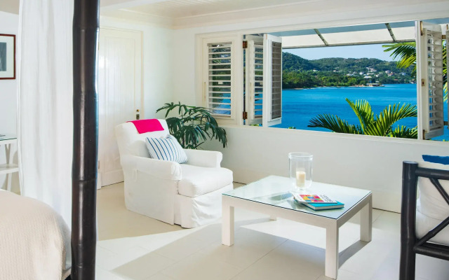 Round Hill Hotel And Villas