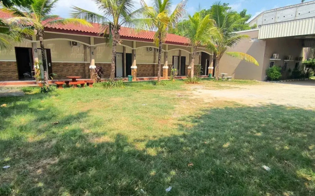 Bandengan Beach Hotel Jepara 2
