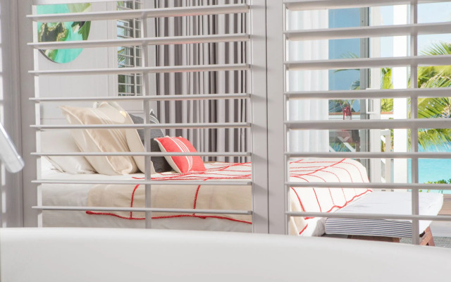 Coral Sands Inn & Cottages