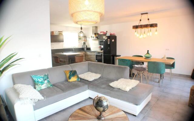 House with 2 Bedrooms in Graveson, with Enclosed Garden And Wifi