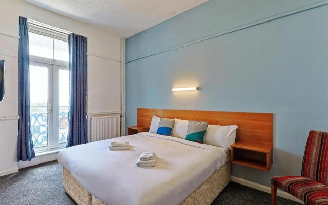 OYO The Southcliff Hotel