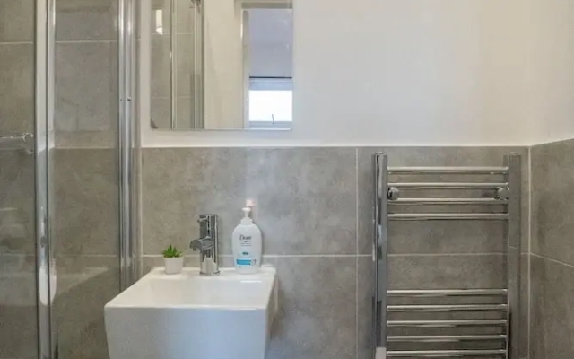 4 Bedrooms-4 Bathrooms House