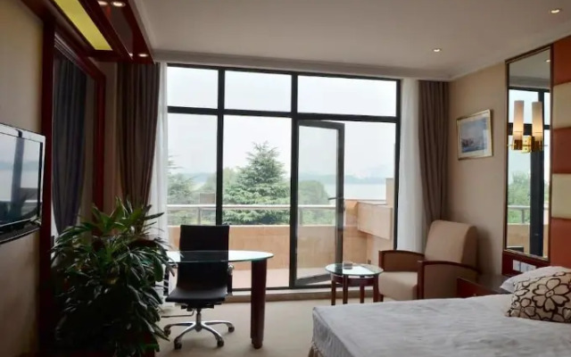 Wuxi Lakeview Park Resort