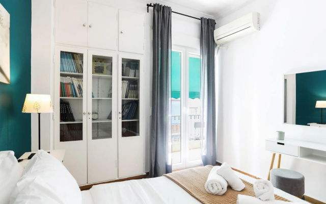 Beautifully decorated spacious aprt for 5 near Acropolis