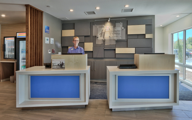 Holiday Inn Express & Suites Roswell by IHG