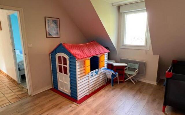 Pleasant holiday home in Clohars-Carnoët with garden