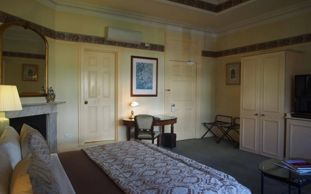 Simpson Of Potts Point