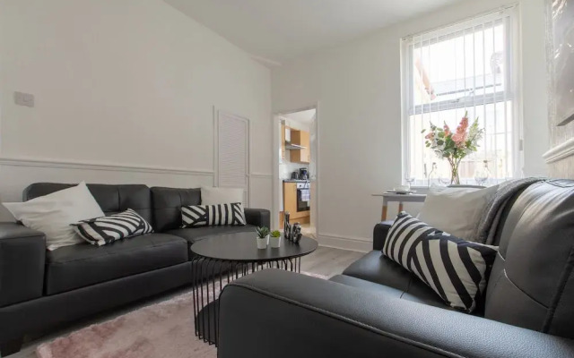 Lux Apartments 4 Bedroom House Sutcliffe