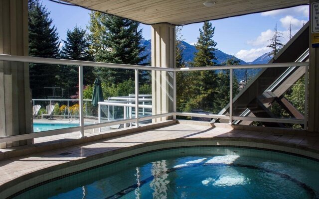 Wildwood Lodge by Peak to Green Accommodations