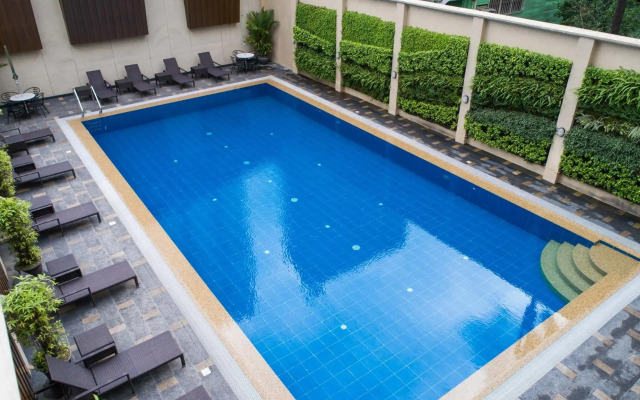 Tropicana Suites