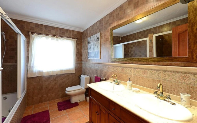 Villa - 4 Bedrooms with Pool - 106435