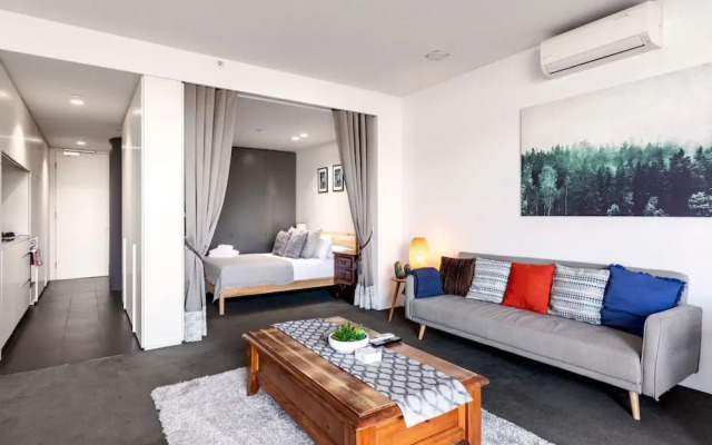 1 Bedroom Apartment in Prahran with Balcony