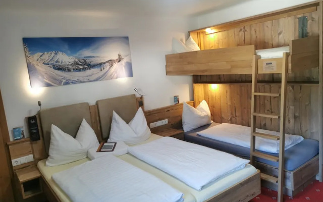Flo's Design Suite, Rooms & Breakfast