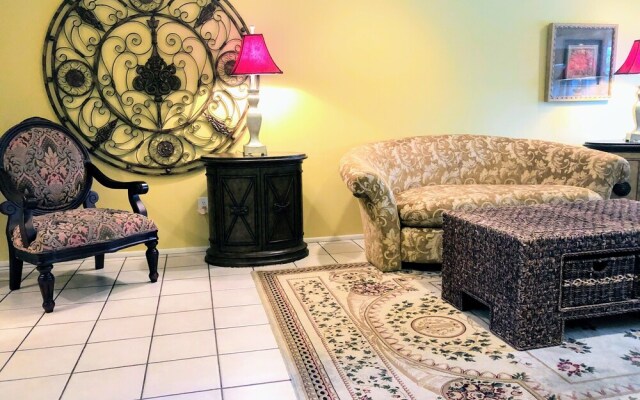 Olde Naples Condo #815