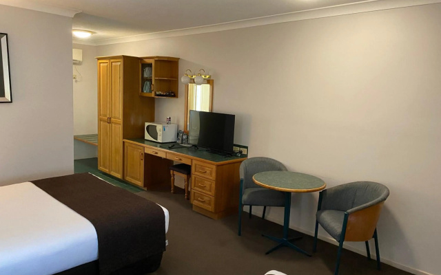 Puffers Inn Logan Motel – Guest Rooms – Logan Central