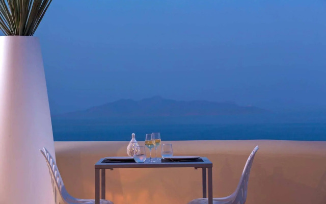 Skyfall Suites - Adults Only