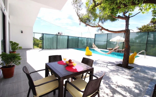 Villa Derin by Akdenizvillam