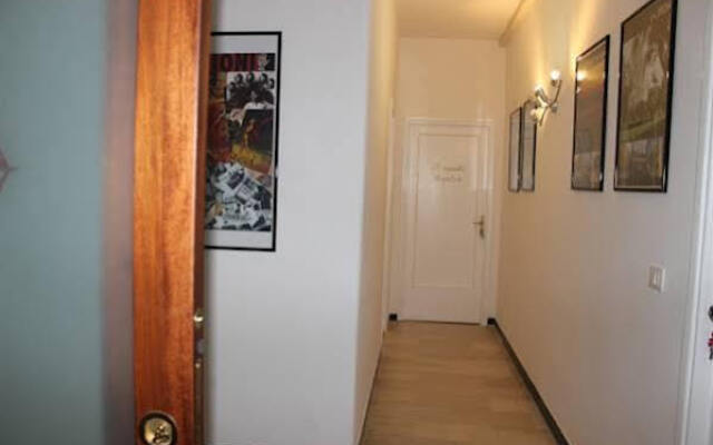 Lia Rooms 4