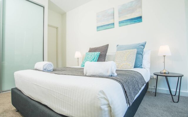 Modern And Chic Apartment Next To Parramatta Station