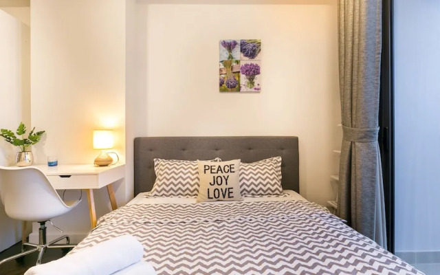 The Milky Way River Gate Apartment