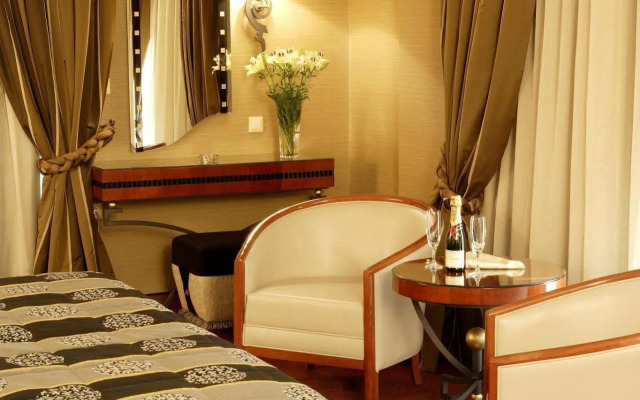 Piraeus Theoxenia Hotel