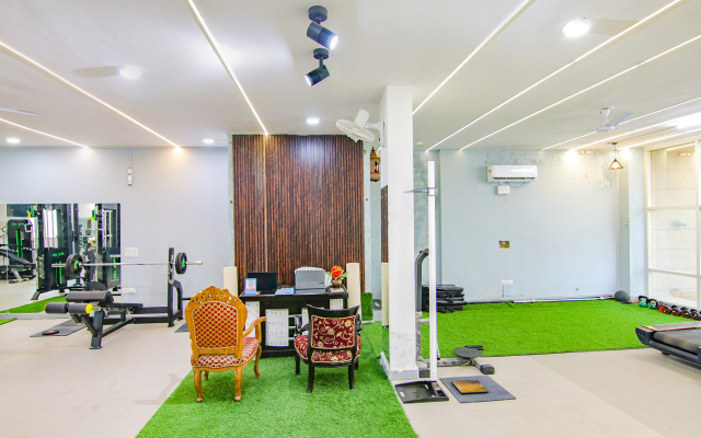 Fabhotel Singh Suite