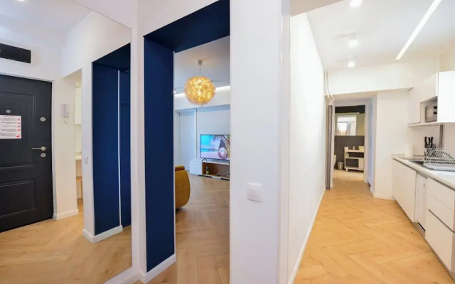 Blue Moon - One Bedroom - Romana Square