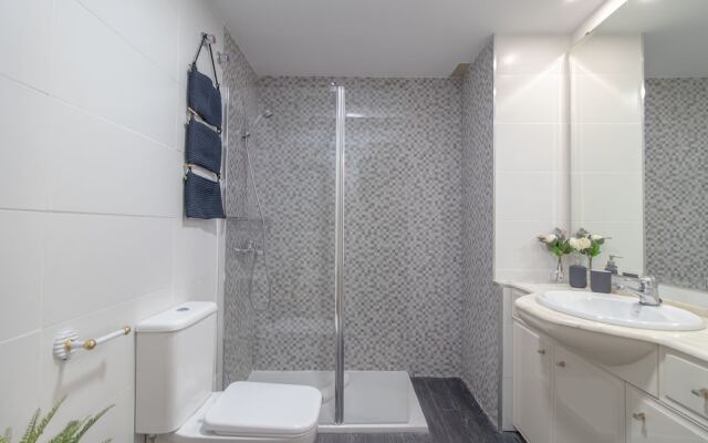 Sunny Terrace Apartment, Old Town Views