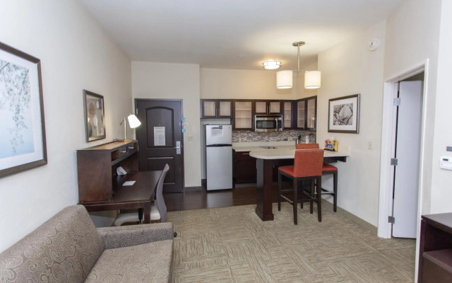 Staybridge Suites Bowling Green by IHG