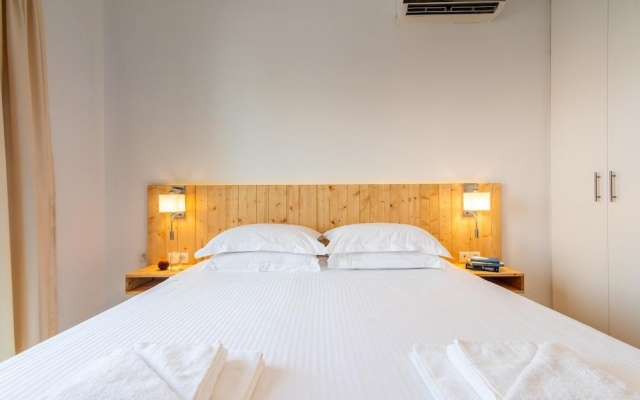 White Rock Milos Suites