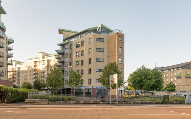 403 Outstanding Penthouse in Vibrant Leith With Secure Parking