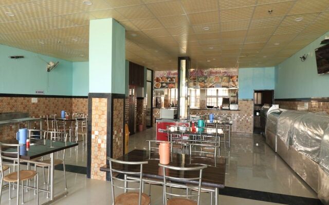 OYO Flagship 29364 Deepak Hotel And Restaurant