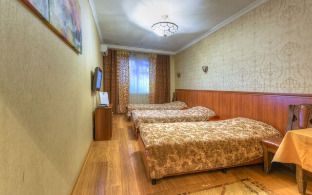 Green Wood Apartments