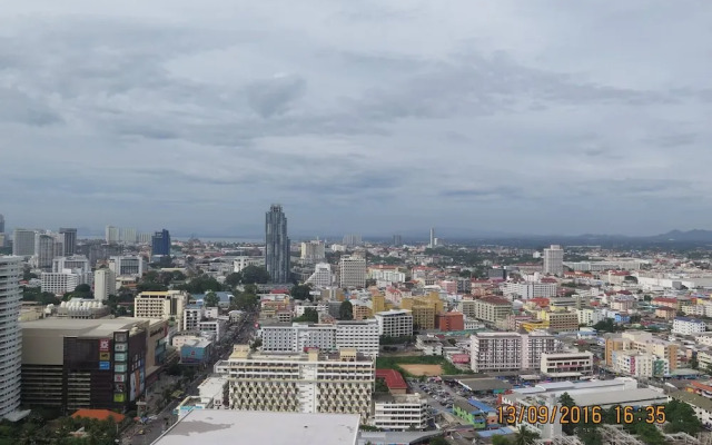 The Base Central Pattaya - 1 bdr Condo With Pool