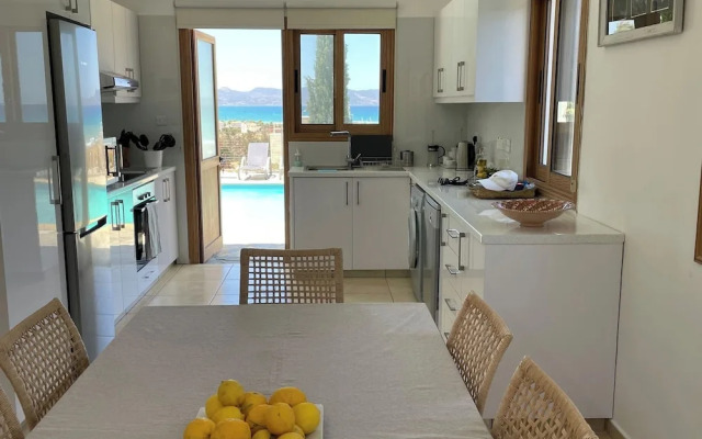 Spacious Luxury Private Sea View Villa