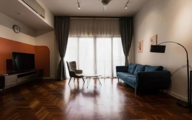 Mews Luxe Residence Apartments